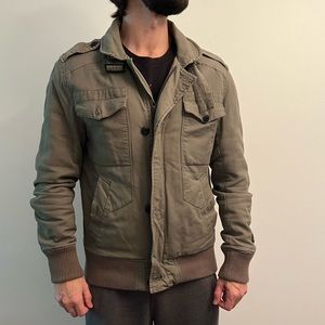 Men’s large Urban Behaviour jacket. 4 outer pockets